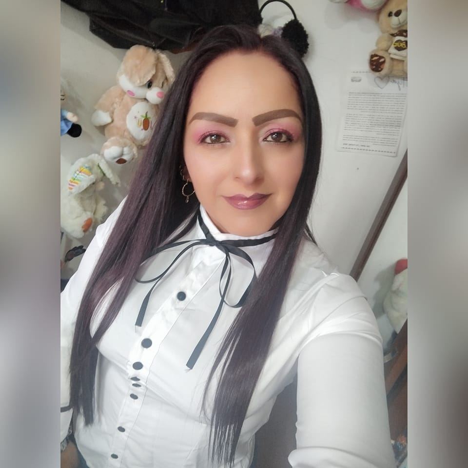 <em>Ana Martinez.</em>
